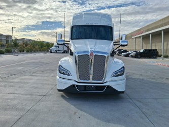 2027 Kenworth T680 in El Paso, TX — photo 2