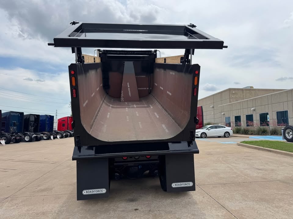 2027 Kenworth T880 in Dallas, TX — photo 5