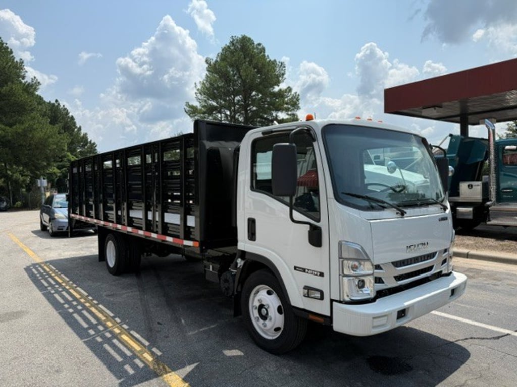2025 Isuzu NRR in Raleigh, NC — photo 7
