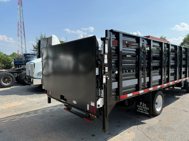 2025 Isuzu NRR in Raleigh, NC — photo 4