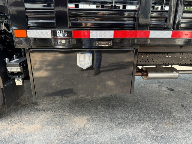 2025 Isuzu NRR in Raleigh, NC — photo 6