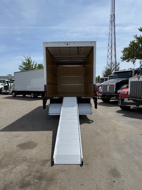 2025 Isuzu NRR in Raleigh, NC — photo 2