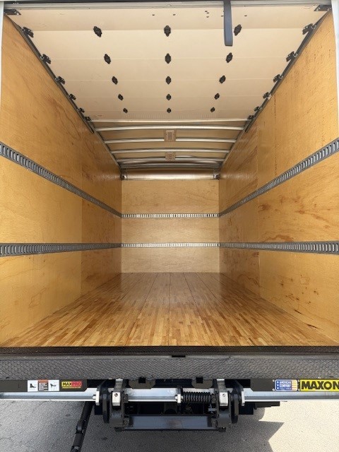 2025 Isuzu NRR in Raleigh, NC — photo 3
