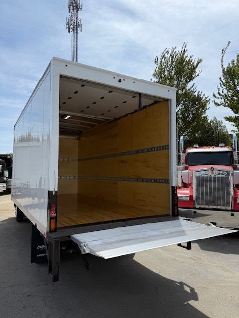 2025 Isuzu NRR in Raleigh, NC — photo 5