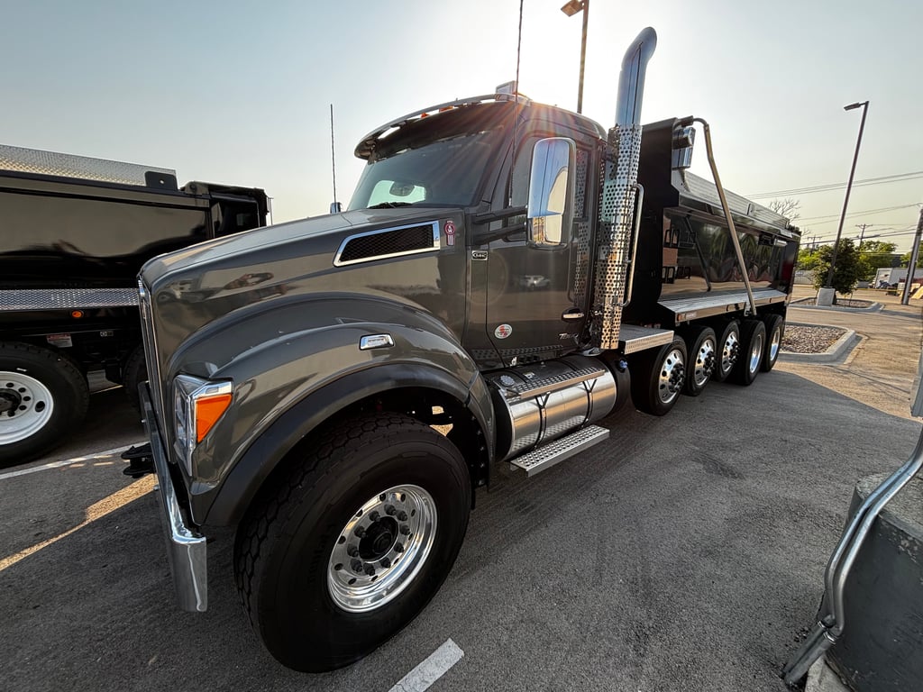 2027 Kenworth T880 in Fort Worth, TX — photo 2