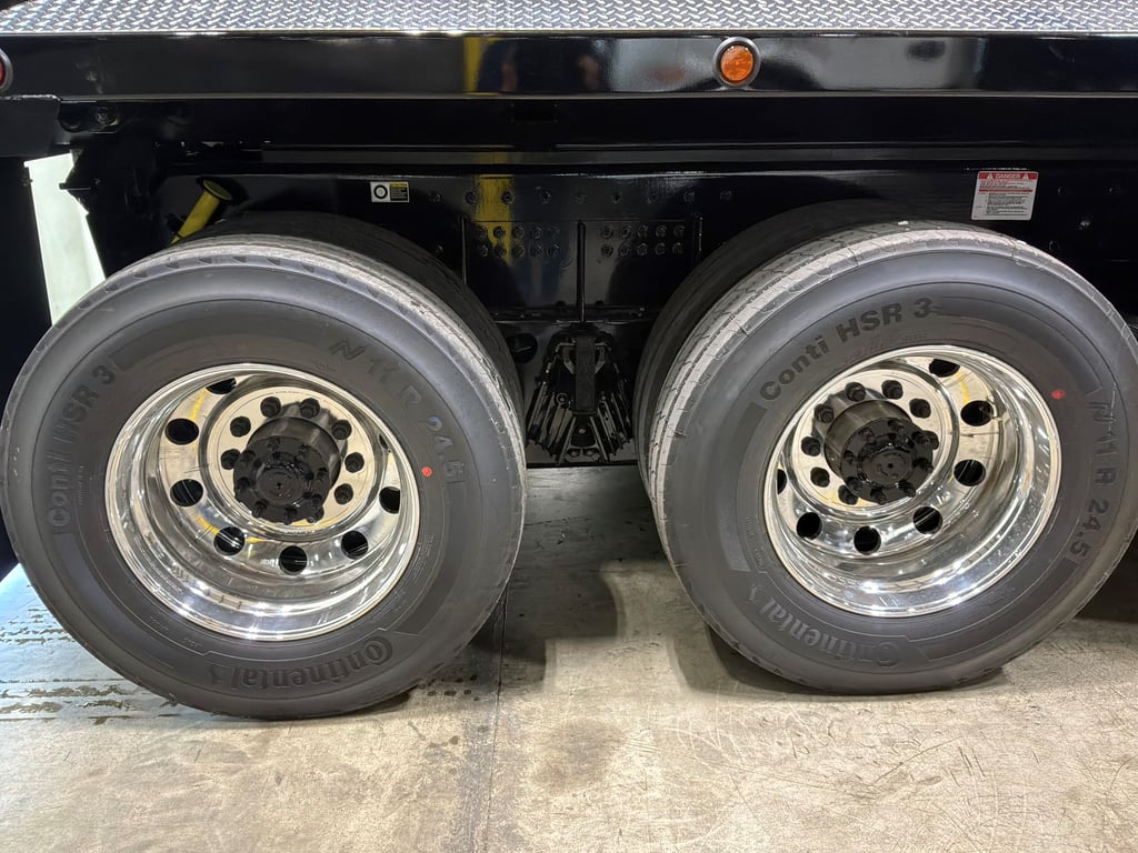 2027 Kenworth T880 in Asheville, NC — photo 3