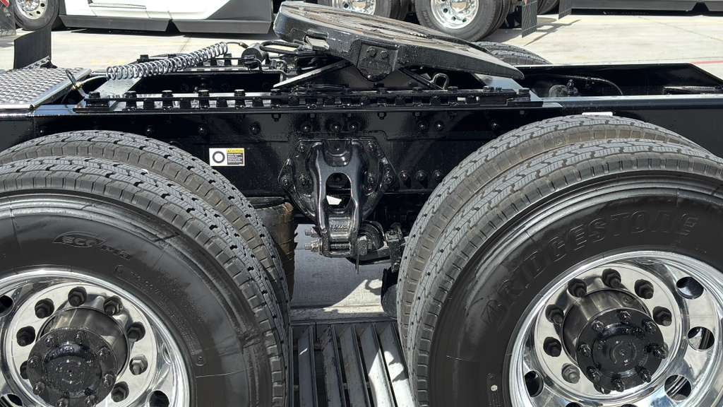 2027 Kenworth T680 in El Paso, TX — photo 4