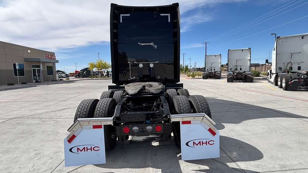 2027 Kenworth T680 in El Paso, TX — photo 5