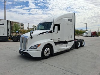 2027 Kenworth T680 in El Paso, TX — photo 2
