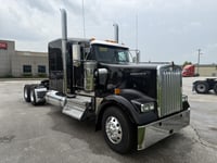 2027 Kenworth W900 in Columbia, MO — photo 6