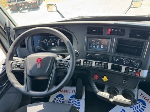2027 Kenworth T680 in Ankeny, IA — photo 3