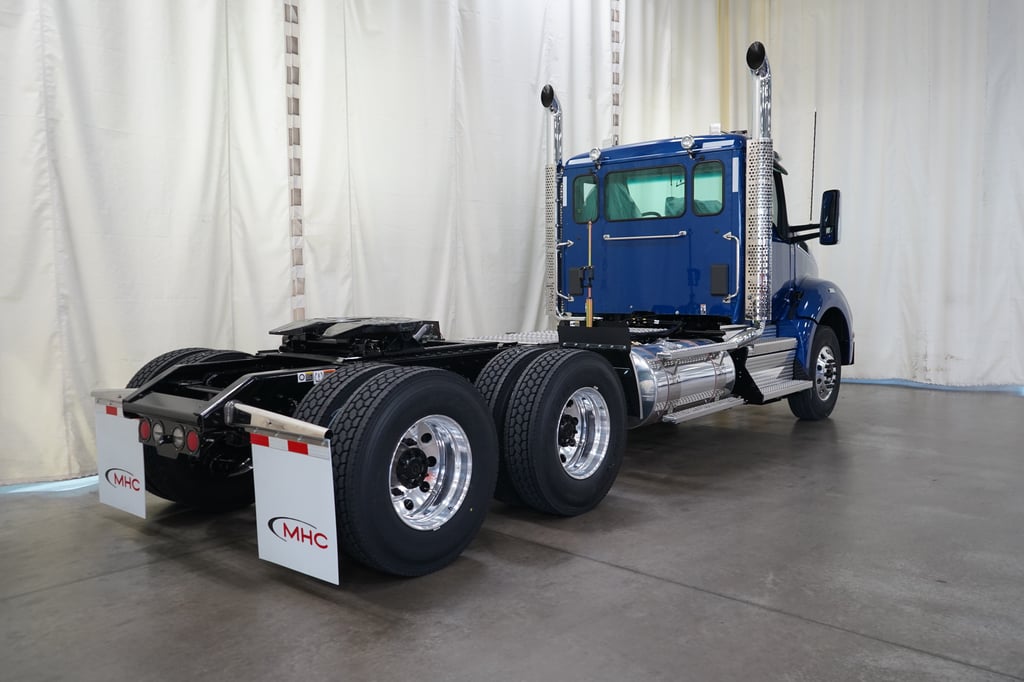 2027 Kenworth T880 in Hickory, NC — photo 4