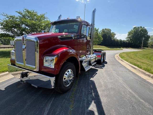 2027 Kenworth T880 in Greensboro, NC — photo 2
