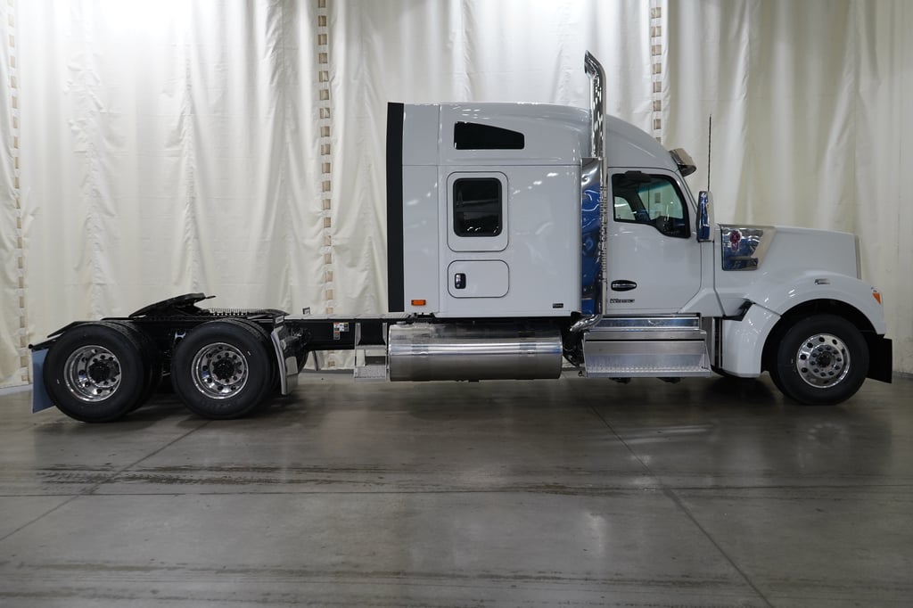 2027 Kenworth W990 in Chattanooga, TN — photo 7