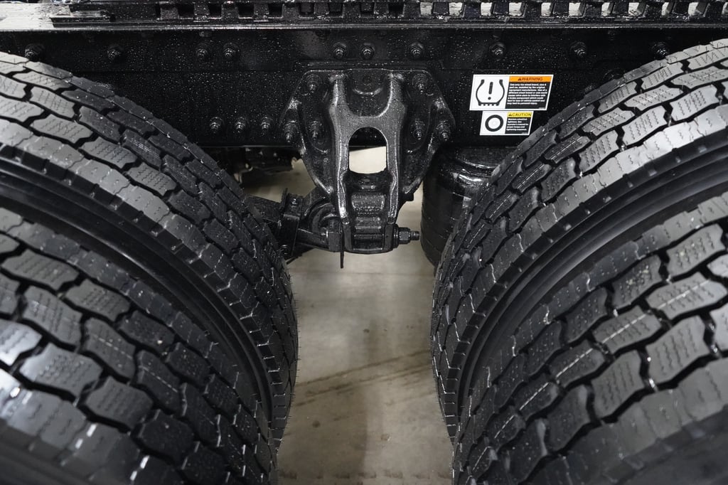 2027 Kenworth W990 in Chattanooga, TN — photo 4
