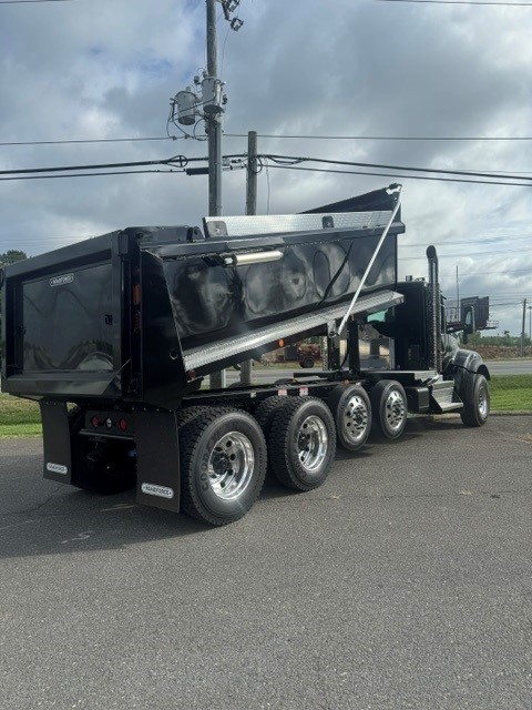 2027 Kenworth T880 in Concord, NC — photo 3