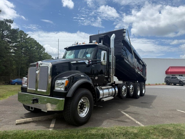 2027 Kenworth T880 in Concord, NC — photo 6