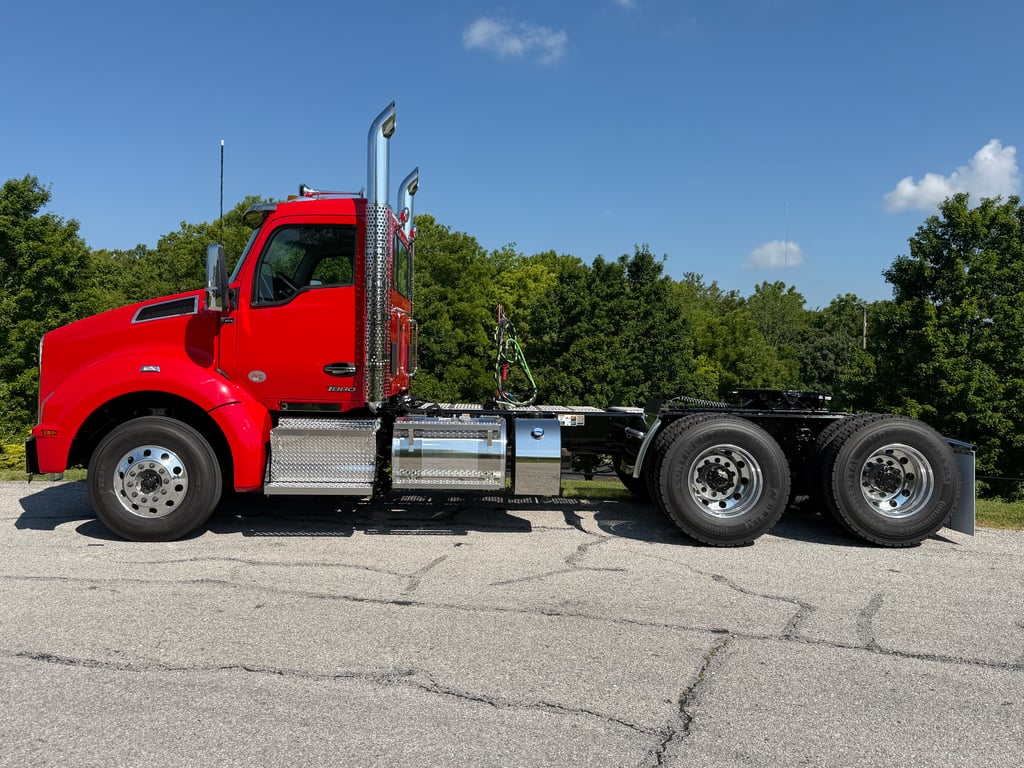 2027 Kenworth T880 in Springfield, MO — photo 7