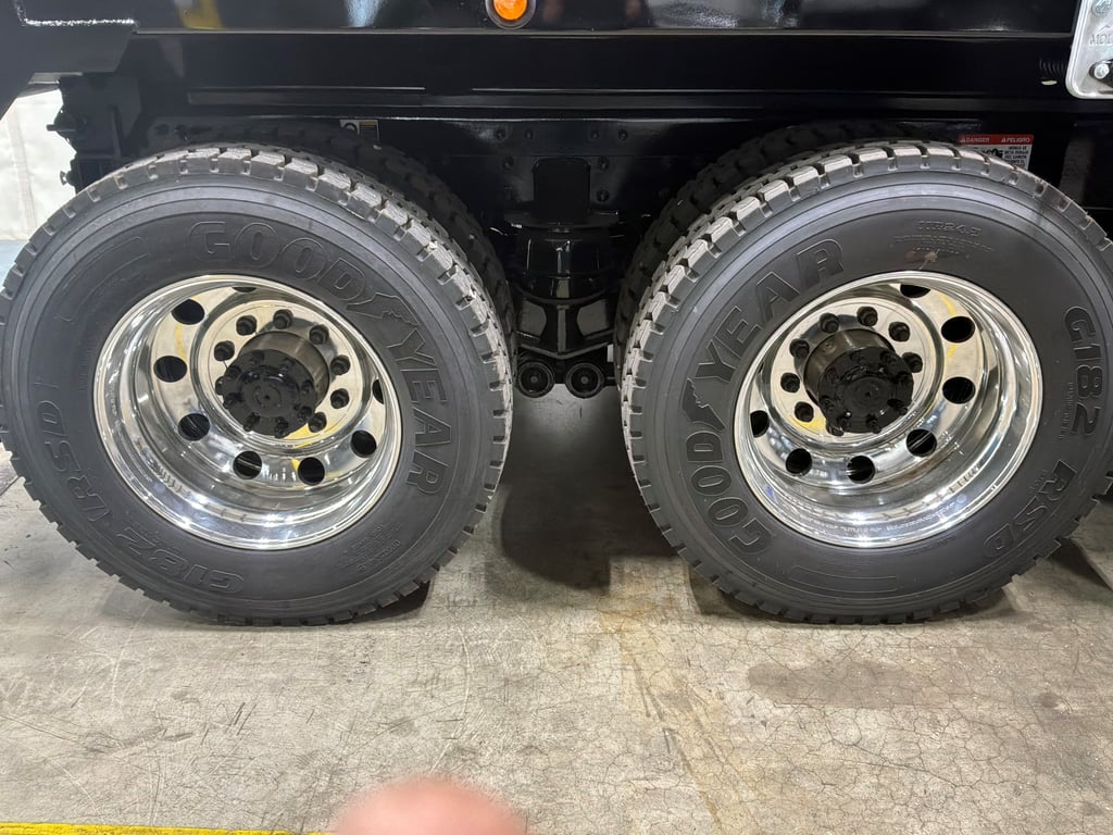 2027 Kenworth T880 in Port Wentworth, GA — photo 3