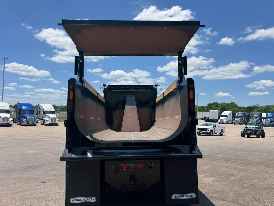 2027 Kenworth T880 in Dallas, TX — photo 5