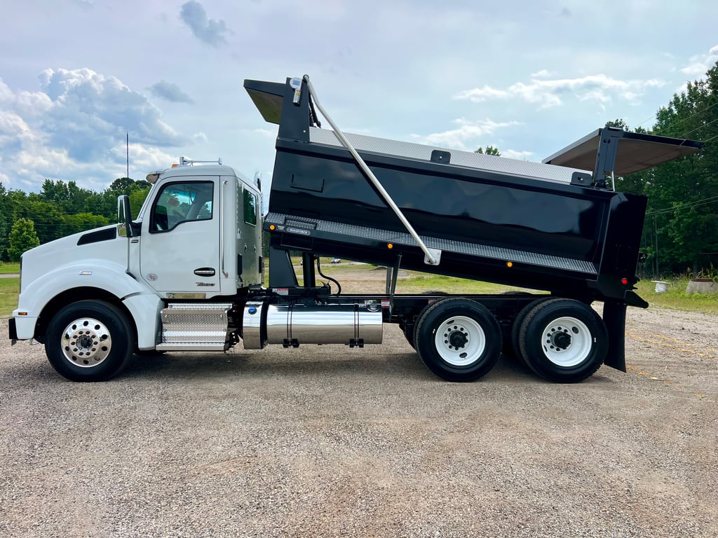 2027 Kenworth T880 in Longview, TX — photo 3