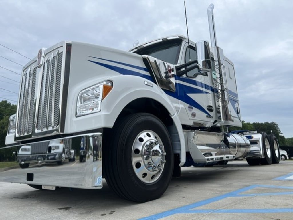 2027 Kenworth W990 in South Atlanta, GA — photo 8