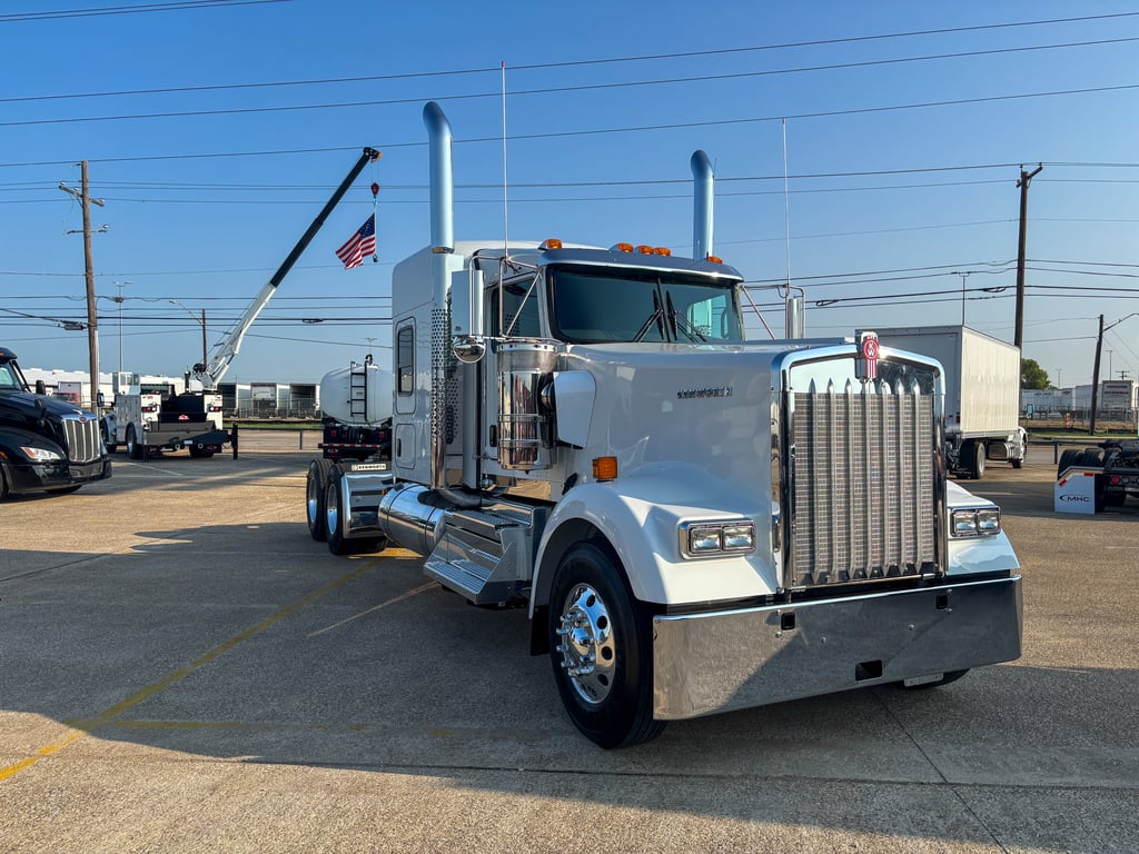 2027 Kenworth W900 in Dallas, TX — photo 7