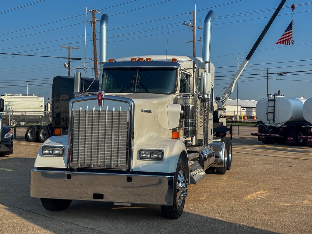 2027 Kenworth W900 in Dallas, TX — photo 6
