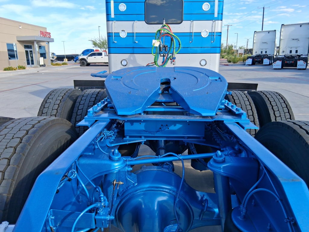 2027 Kenworth W900 in El Paso, TX — photo 5
