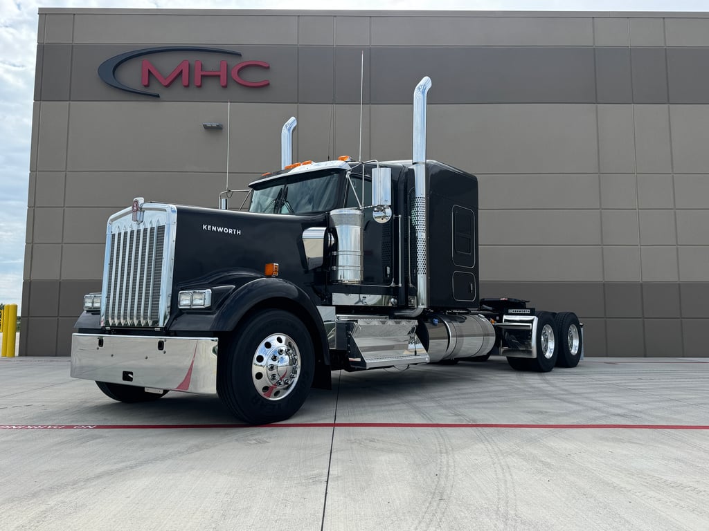 2027 Kenworth W900 in Sanger, TX — photo 2
