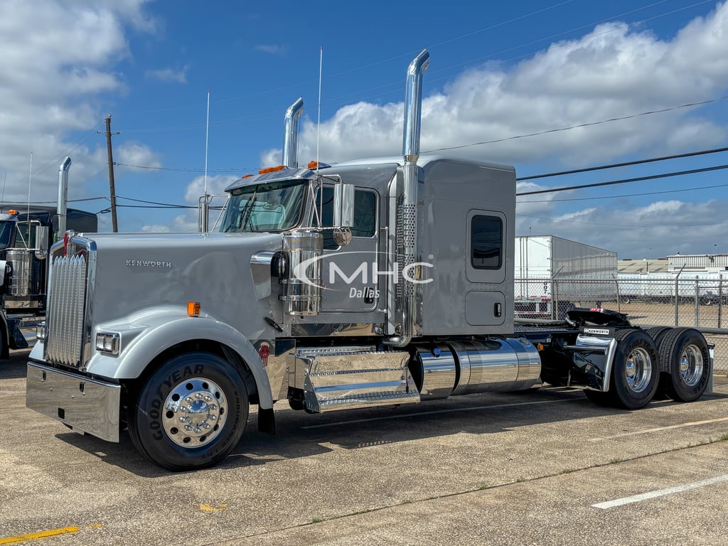 2027 Kenworth W900 in Dallas, TX — photo 3