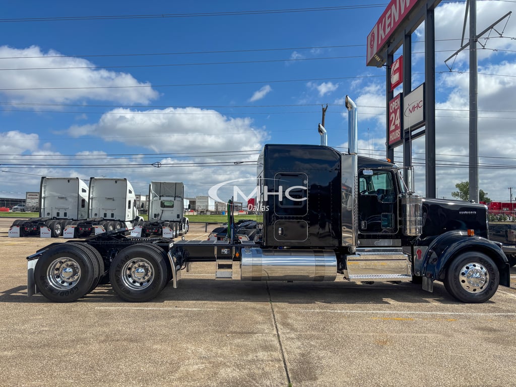 2027 Kenworth W900 in Dallas, TX — photo 4