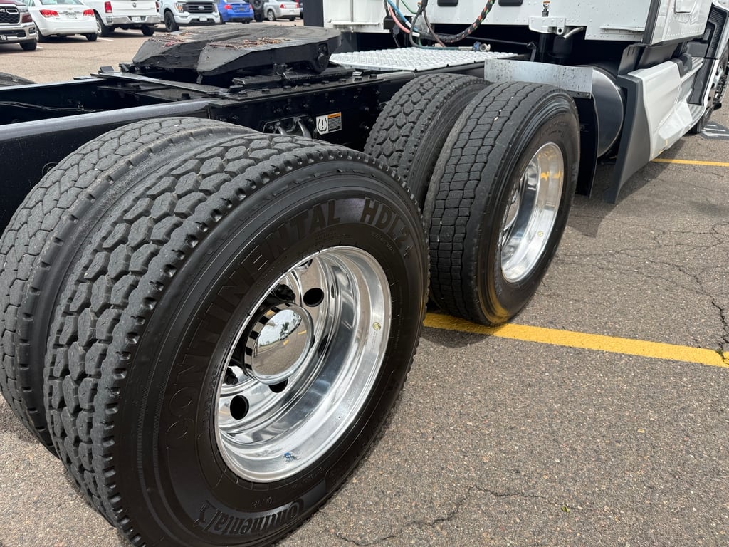 2023 Kenworth T680 in Denver, CO — photo 6