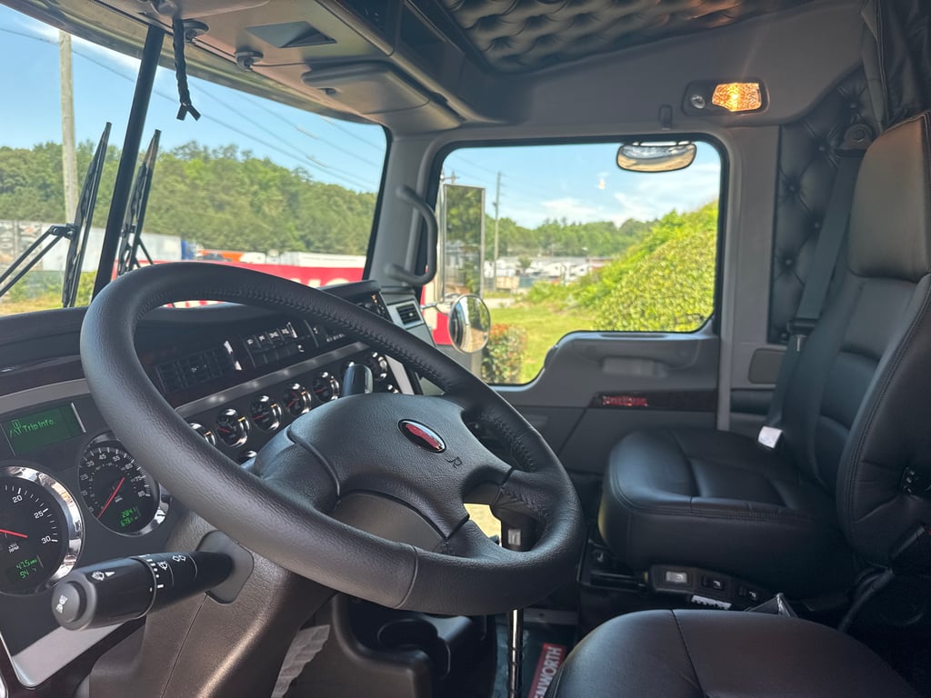 2027 Kenworth W900 in Mableton, GA — photo 3