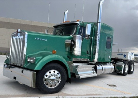2027 Kenworth W900 in Cheyenne, WY — photo 2