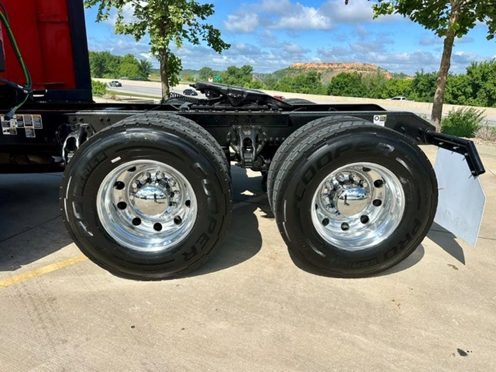 2022 Kenworth T680 in Springdale, AR — photo 3
