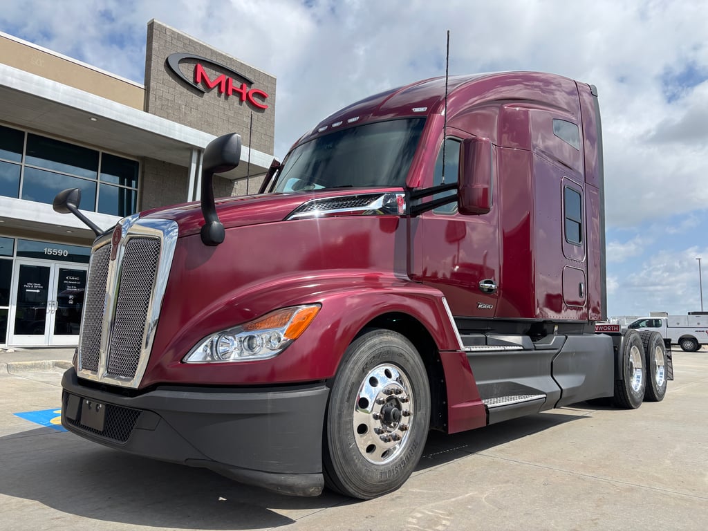 2023 Kenworth T680 in Omaha, NE — photo 2