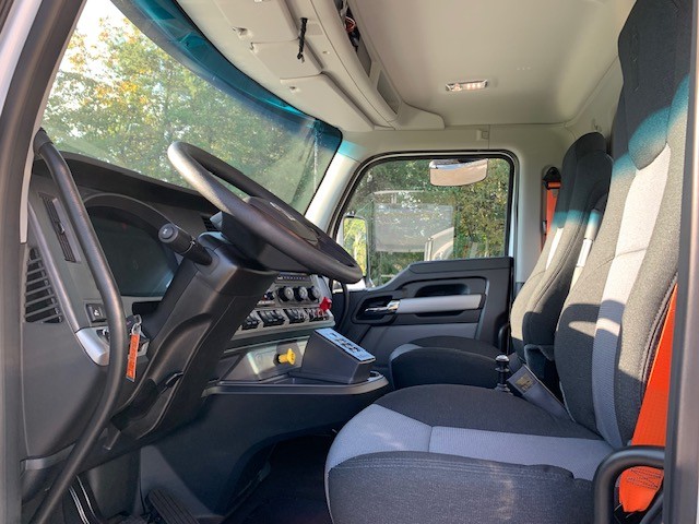 2027 Kenworth T880 in Knoxville, TN — photo 3