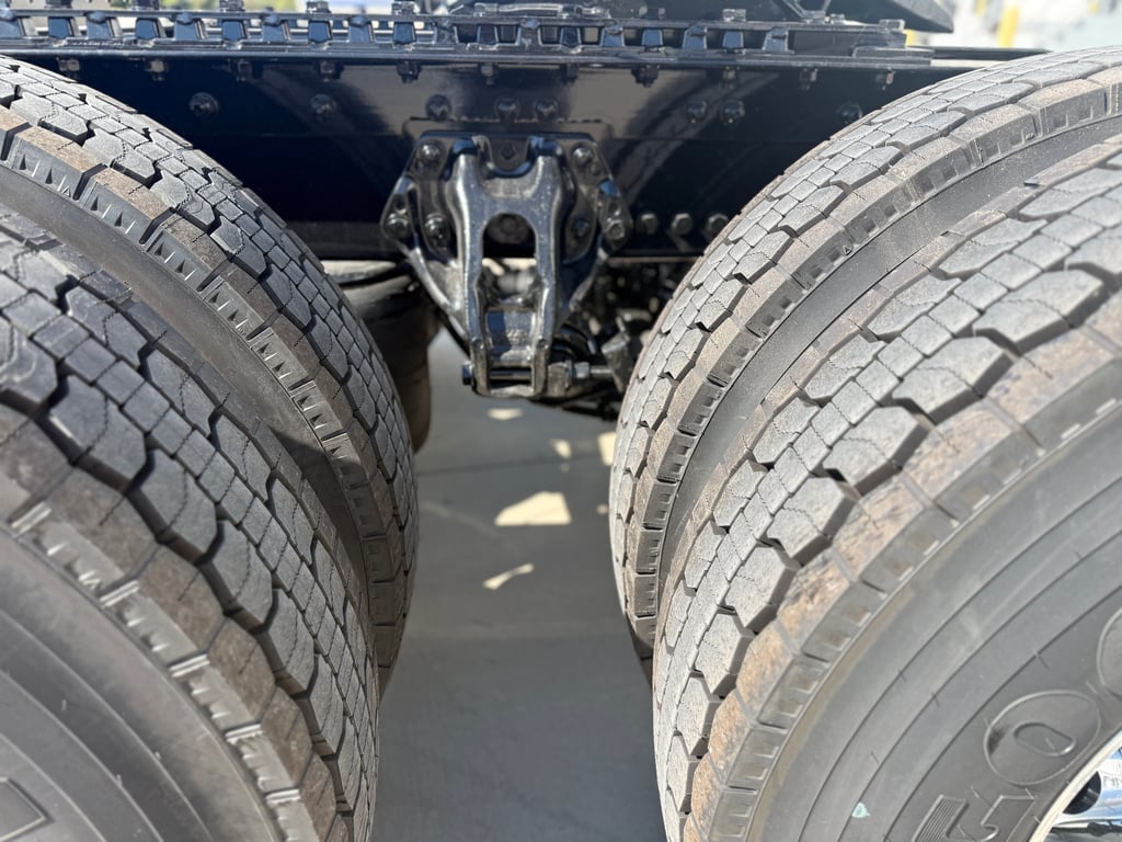 2027 Kenworth W900 in Kansas City, MO — photo 4