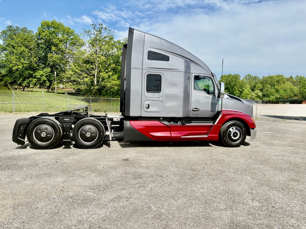 2025 Kenworth T680 in Greensboro, NC — photo 3