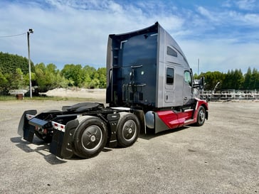 2025 Kenworth T680 in Greensboro, NC — photo 6