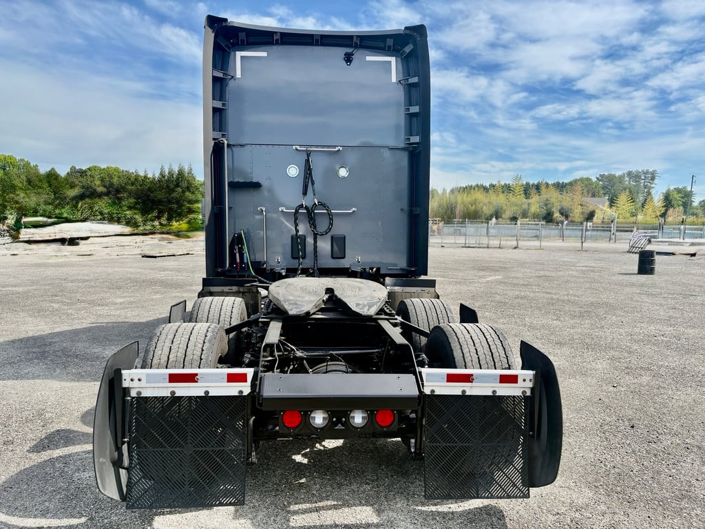 2025 Kenworth T680 in Greensboro, NC — photo 5