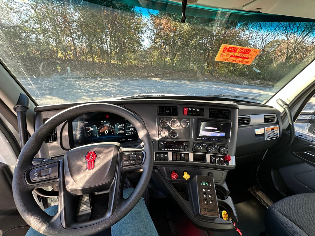 2027 Kenworth T880 in Knoxville, TN — photo 3