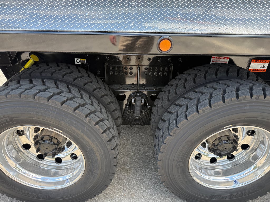 2027 Kenworth T880 in Chattanooga, TN — photo 4