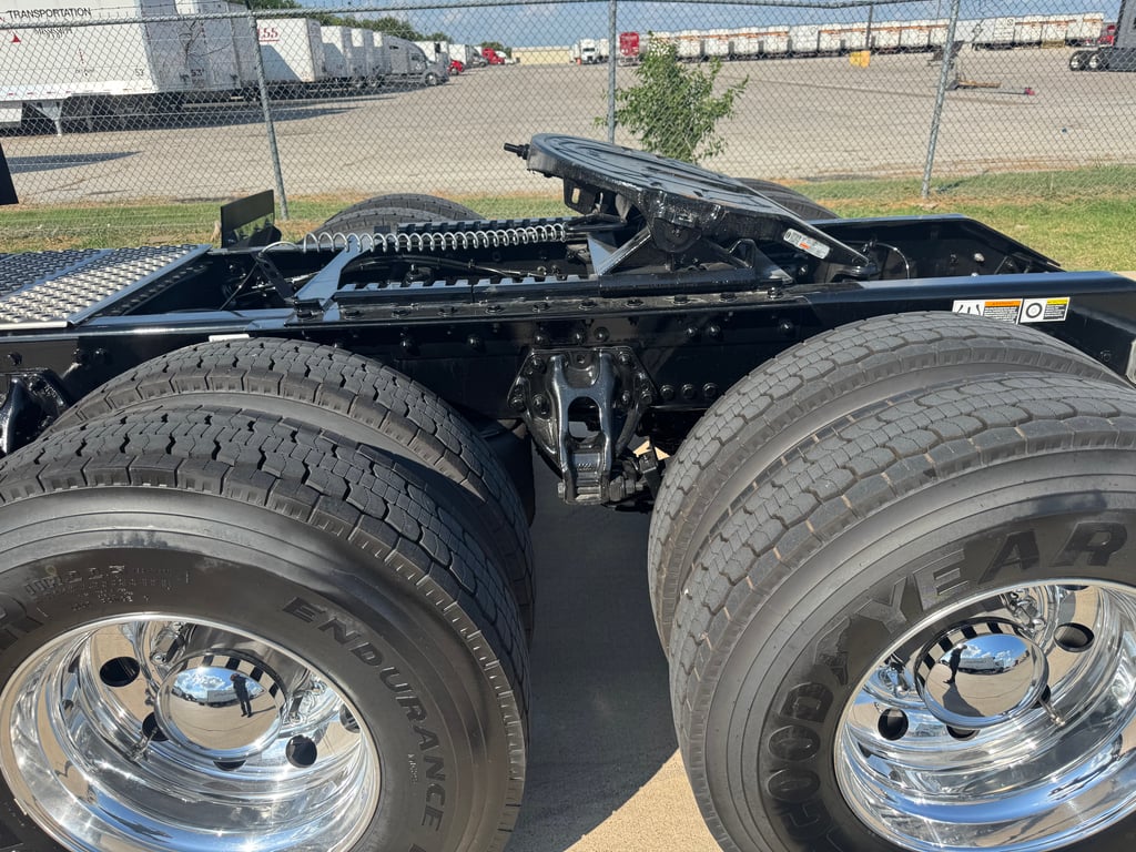 2027 Kenworth W900 in Dallas, TX — photo 4