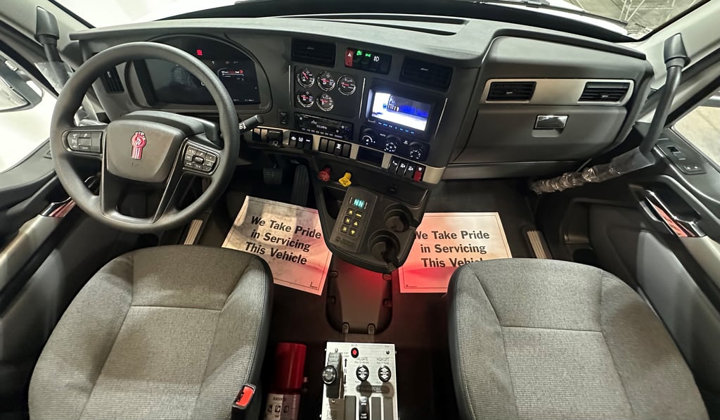 2027 Kenworth T880 in Chattanooga, TN — photo 3