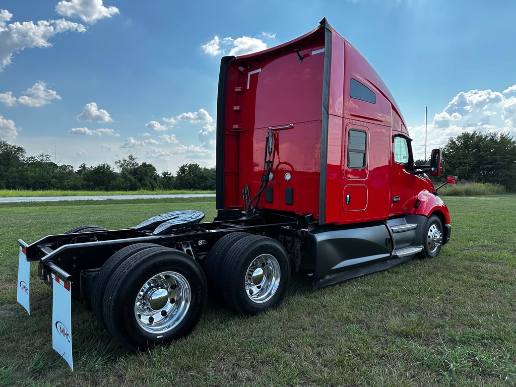 2022 Kenworth T680 in Joplin, MO — photo 3