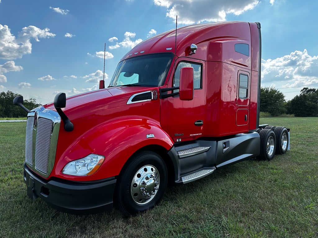2022 Kenworth T680 in Joplin, MO — photo 6