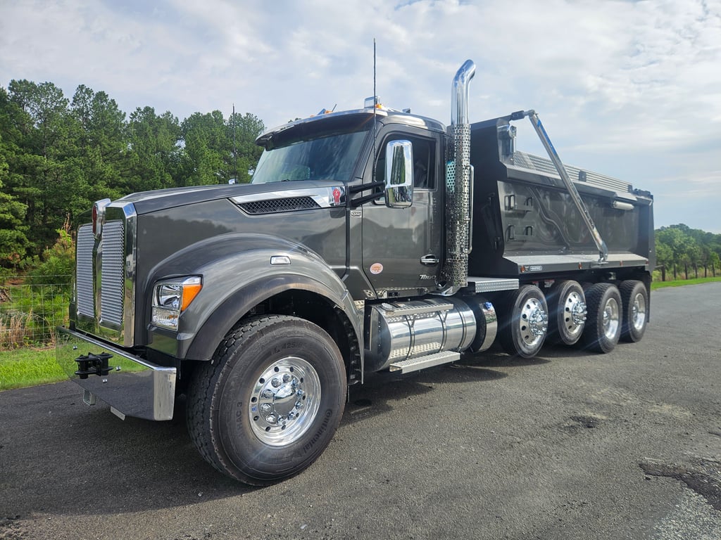 2027 Kenworth T880 in Durham, NC — photo 2