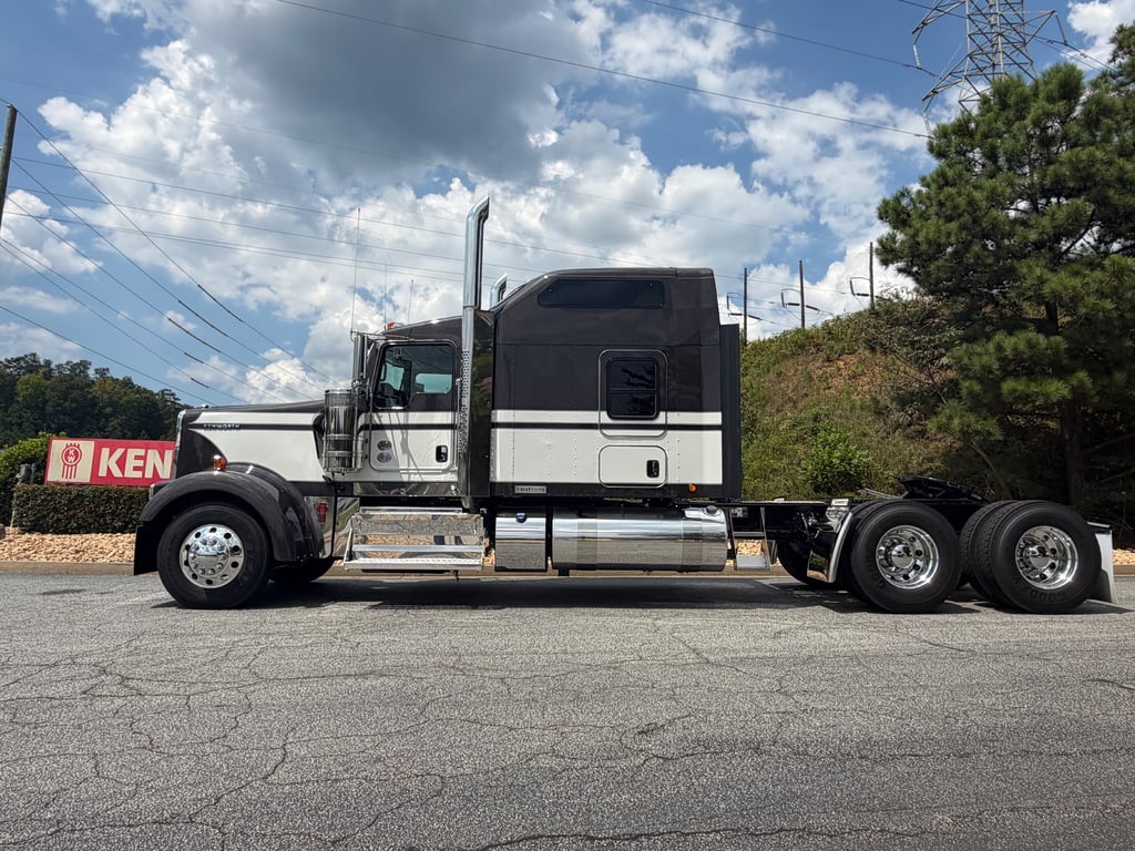 2027 Kenworth W900 in Mableton, GA — photo 7